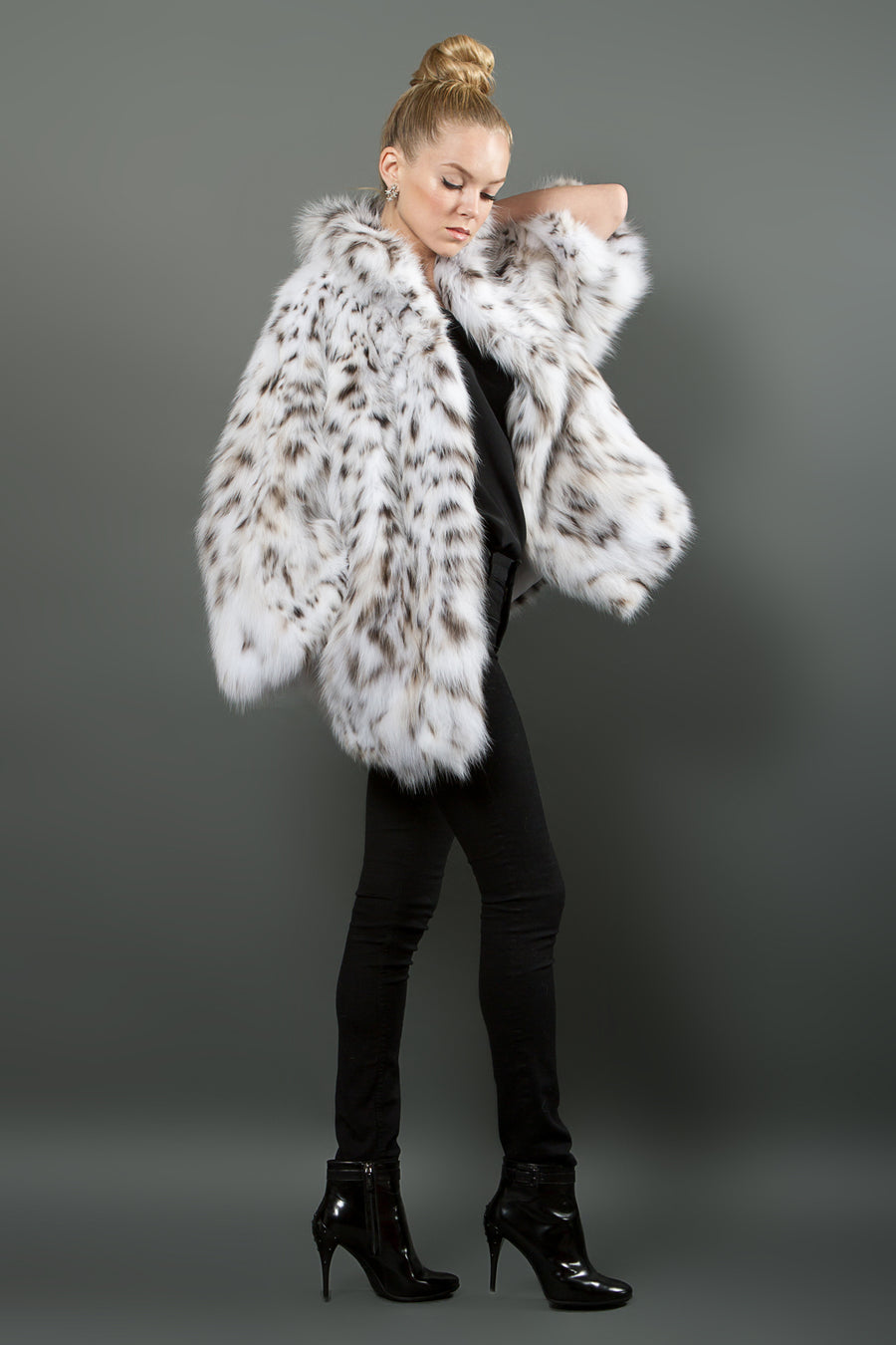 White Lynx fur coat luxury