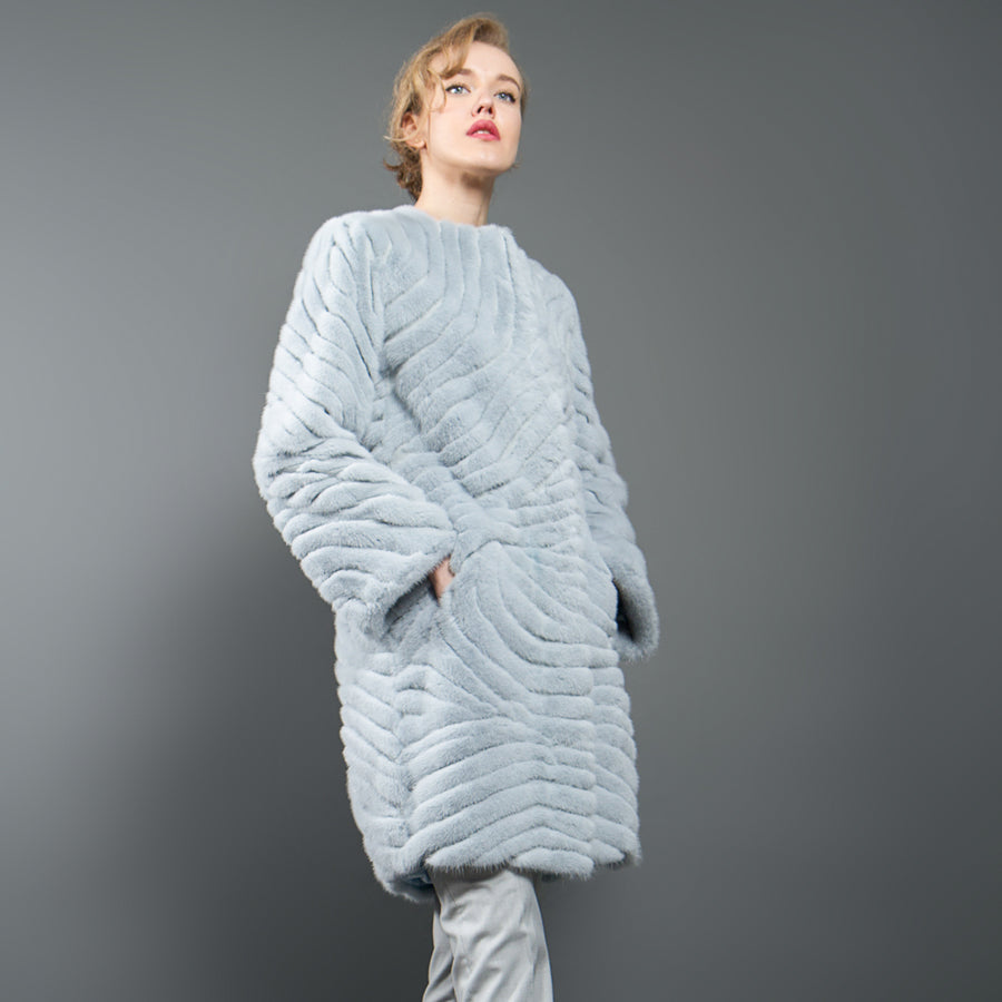 Mink Fur Coat: Elevate Your Wardrobe with Timeless Elegance!插图1 Fur Coat for women